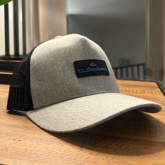 Quicksilver Mesh Back Hat - Picture 2 of 8